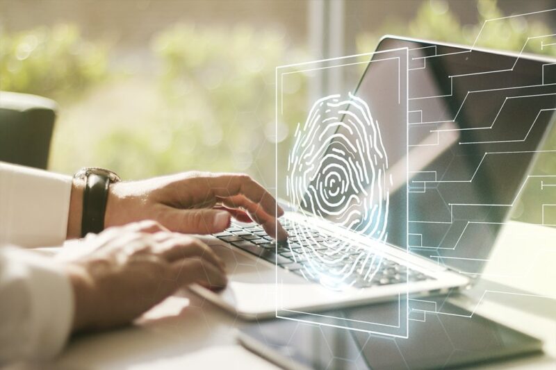 Ordenador con huella digital